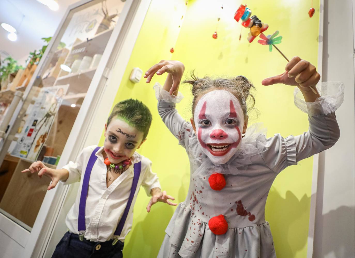 Granada se lanza a la calle a celebrar Halloween.