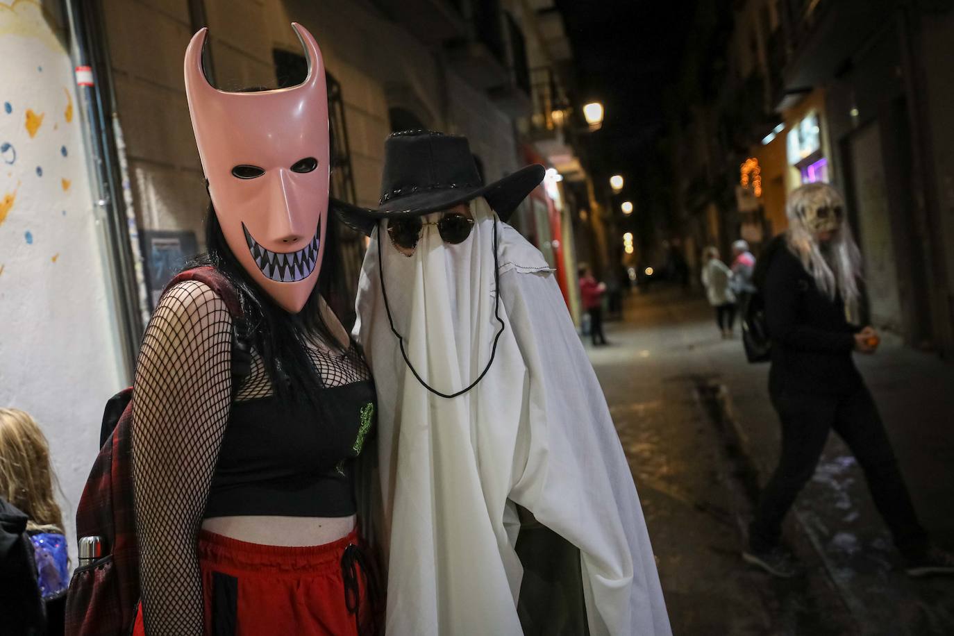 Granada se lanza a la calle a celebrar Halloween.