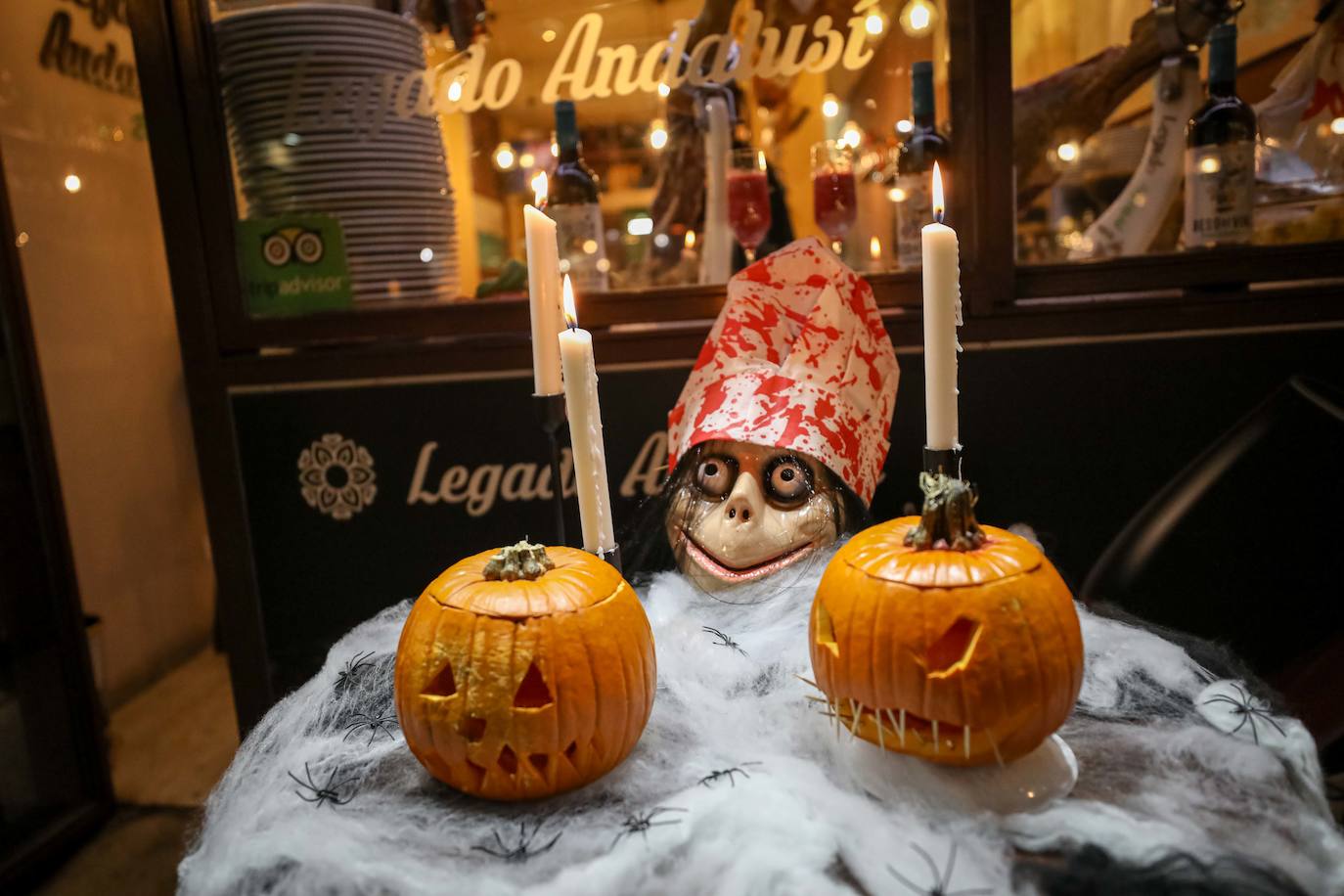 Granada se lanza a la calle a celebrar Halloween.