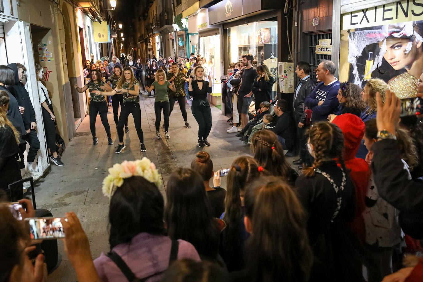 Granada se lanza a la calle a celebrar Halloween.