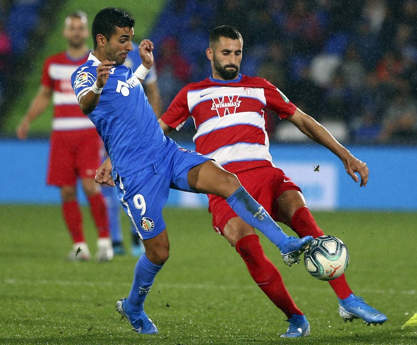 Las mejores instantáneas del choque en el Coliseum Alfonso Pérez