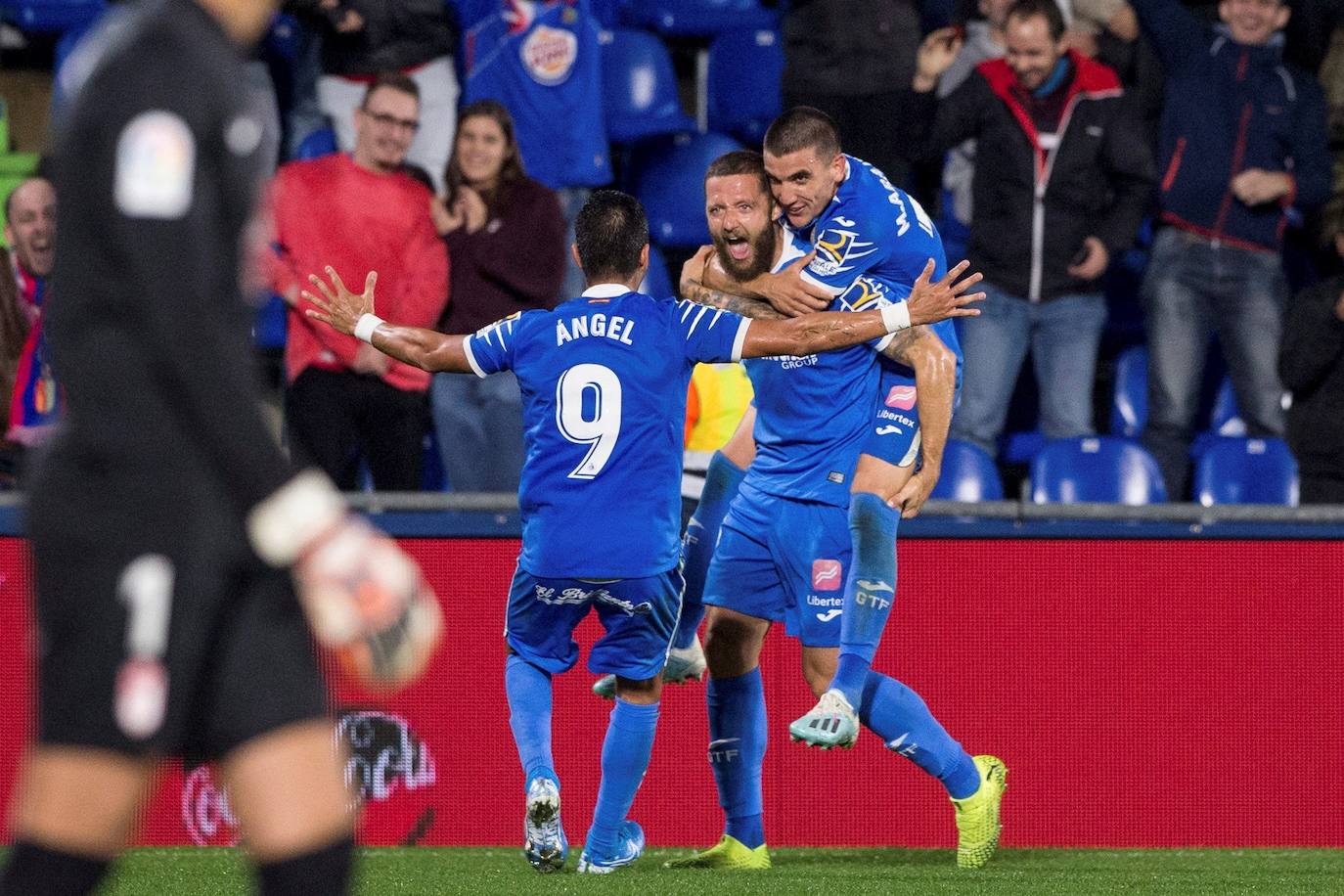 Las mejores instantáneas del choque en el Coliseum Alfonso Pérez