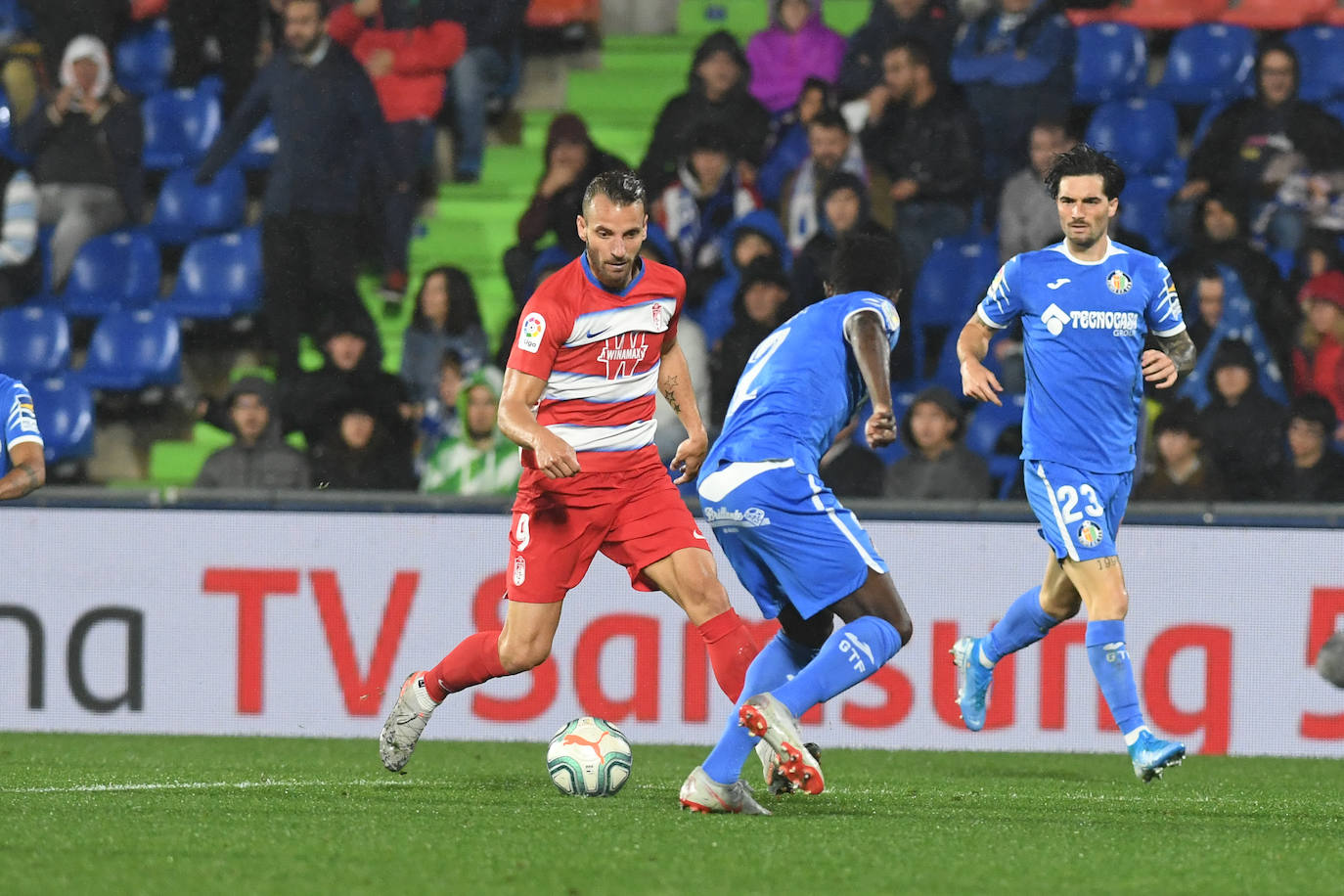Las mejores instantáneas del choque en el Coliseum Alfonso Pérez