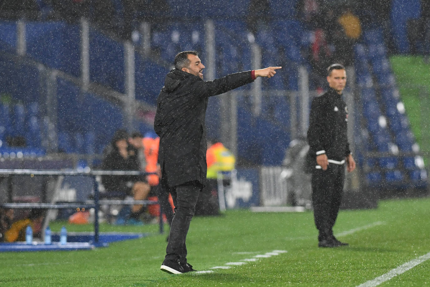 Las mejores instantáneas del choque en el Coliseum Alfonso Pérez