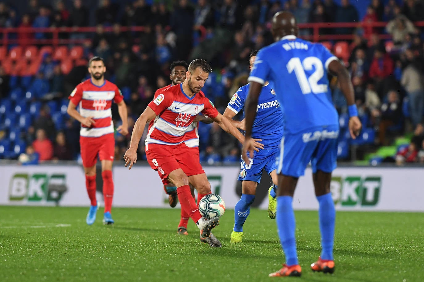 Las mejores instantáneas del choque en el Coliseum Alfonso Pérez
