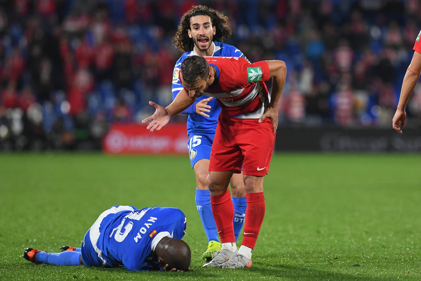 Las mejores instantáneas del choque en el Coliseum Alfonso Pérez