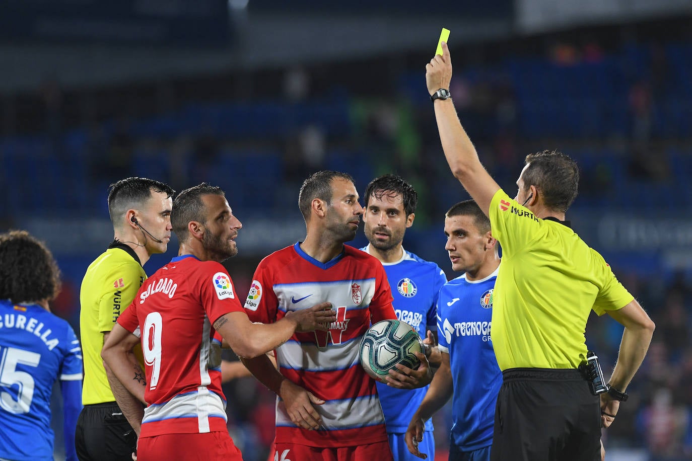 Las mejores instantáneas del choque en el Coliseum Alfonso Pérez