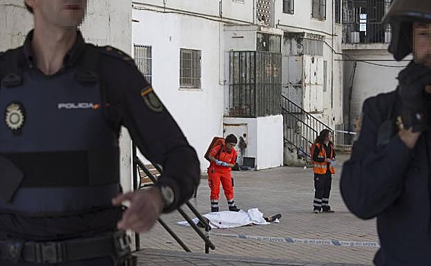 Aplazan el juicio contra un menor acusado de tirotear en Granada a un rival al no aparecer la víctima