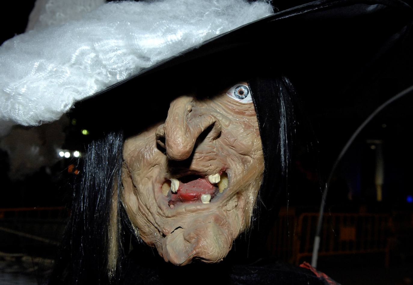 800 kilos de castañas asadas con leña se han degustado en la tradicional Fiesta de la Castaña de Lanjarón