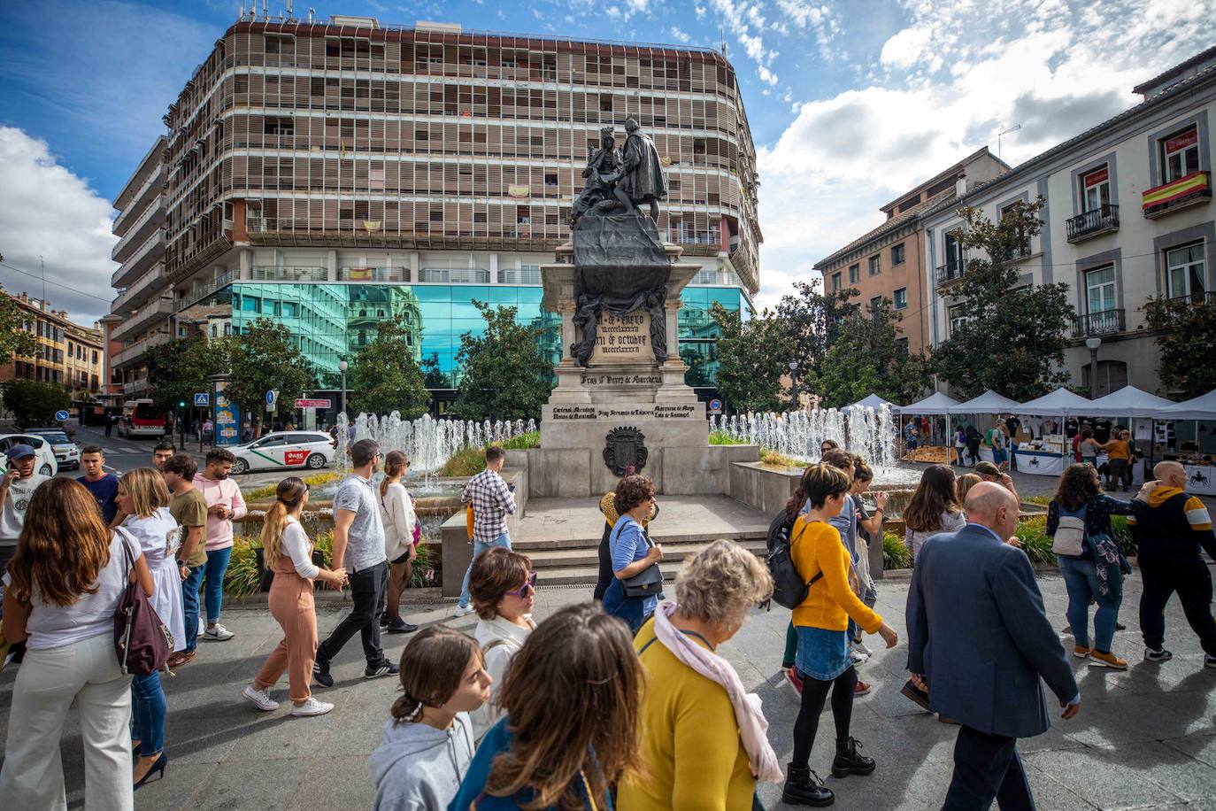 La Alcaicería, a rebosar de gente a lo largo de la jornada de hoy.
