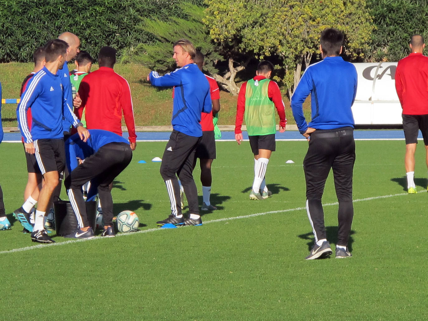 El madrileño se hizo cargo de la primera plantilla y su estreno fue ante una gran expectación