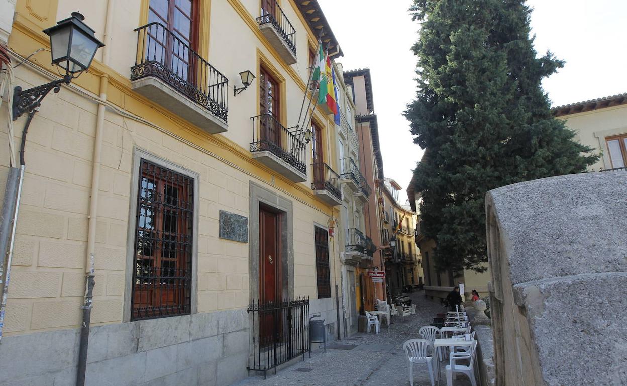 Sede del Colegio de Abogados de Granada, sita en la Plaza de Santa Ana. 