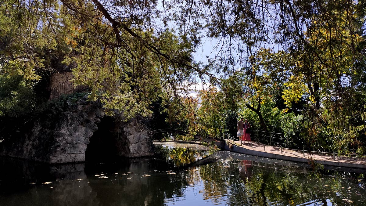 Paseo en el estanque de Los Mártires 