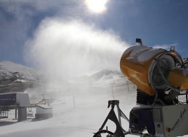 Imagen secundaria 1 - Los cañones se ponen a funcionar en Sierra Nevada