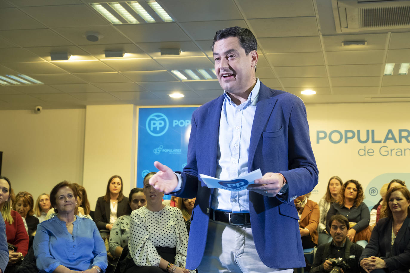 El presidente de la Junta de Andalucía y lider del PP andaluz ha confrontado las «recetas económicas» de Sánchez frente a las reformas iniciadas por el «Gobierno del cambio» en Andalucía