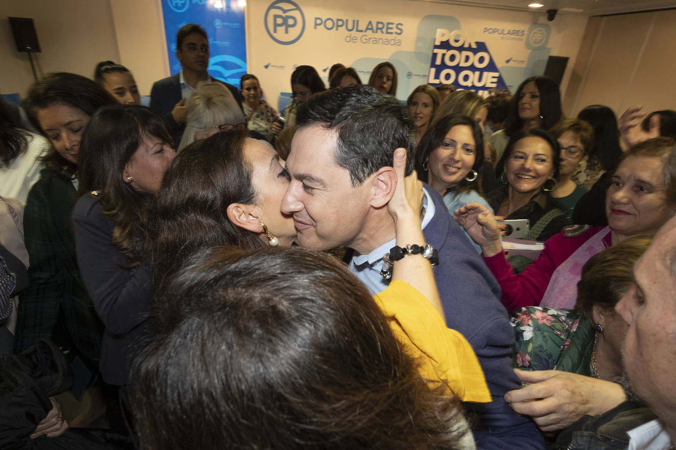 El presidente de la Junta de Andalucía y lider del PP andaluz ha confrontado las «recetas económicas» de Sánchez frente a las reformas iniciadas por el «Gobierno del cambio» en Andalucía