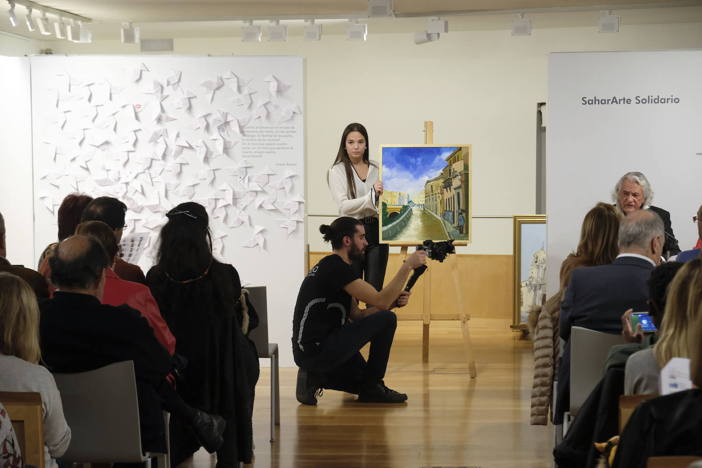 Fotos: Así fue la subasta solidaria para la Asociación de Amigos del Pueblo Saharaui