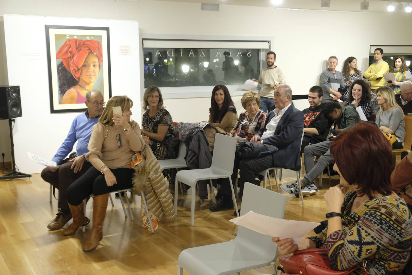 Fotos: Así fue la subasta solidaria para la Asociación de Amigos del Pueblo Saharaui