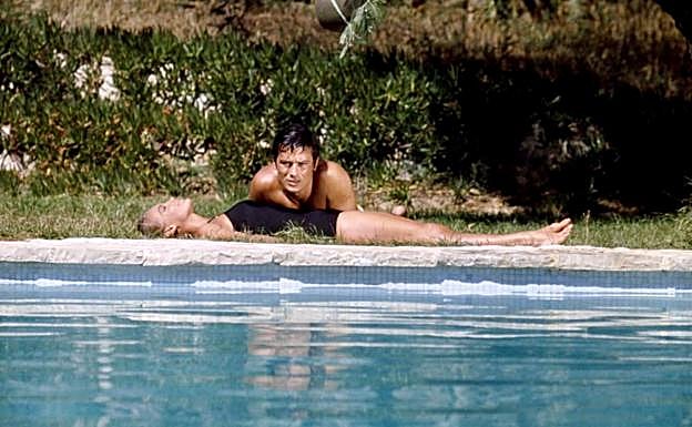 Un fotograma de 'La piscina'.