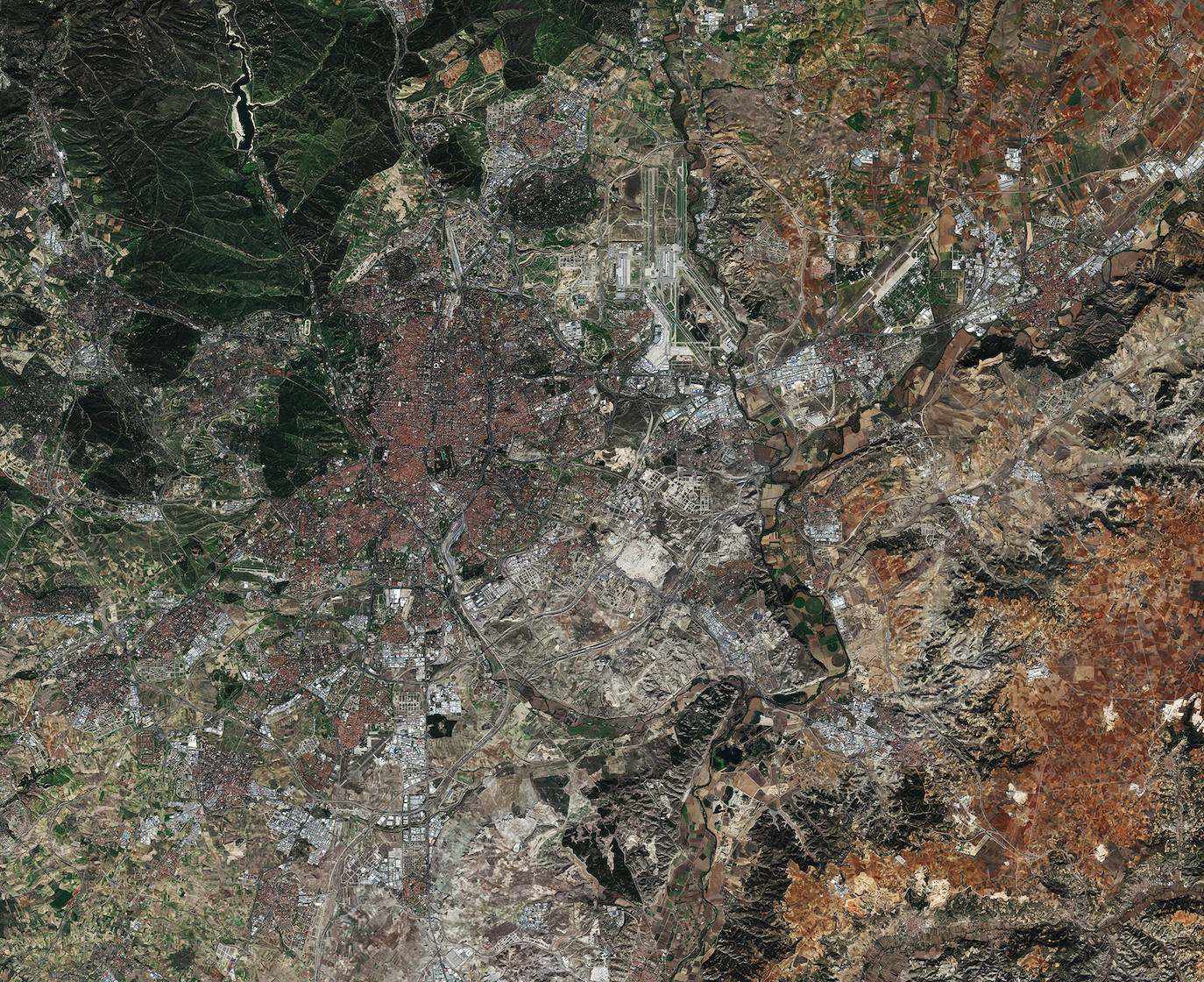 5. Madrid: imagen tomada por el satélite Sentinel-2A en 2016. 