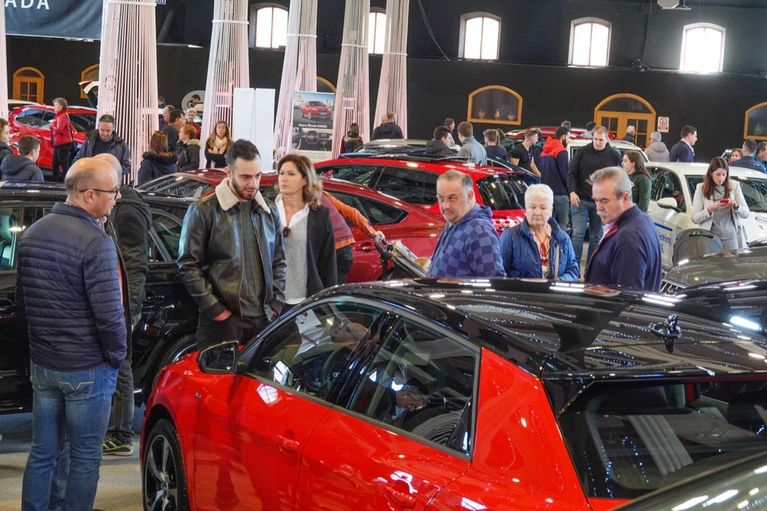 Fotos: Coches para todos los gustos a precios asequibles en la Feria del Motor de Granada