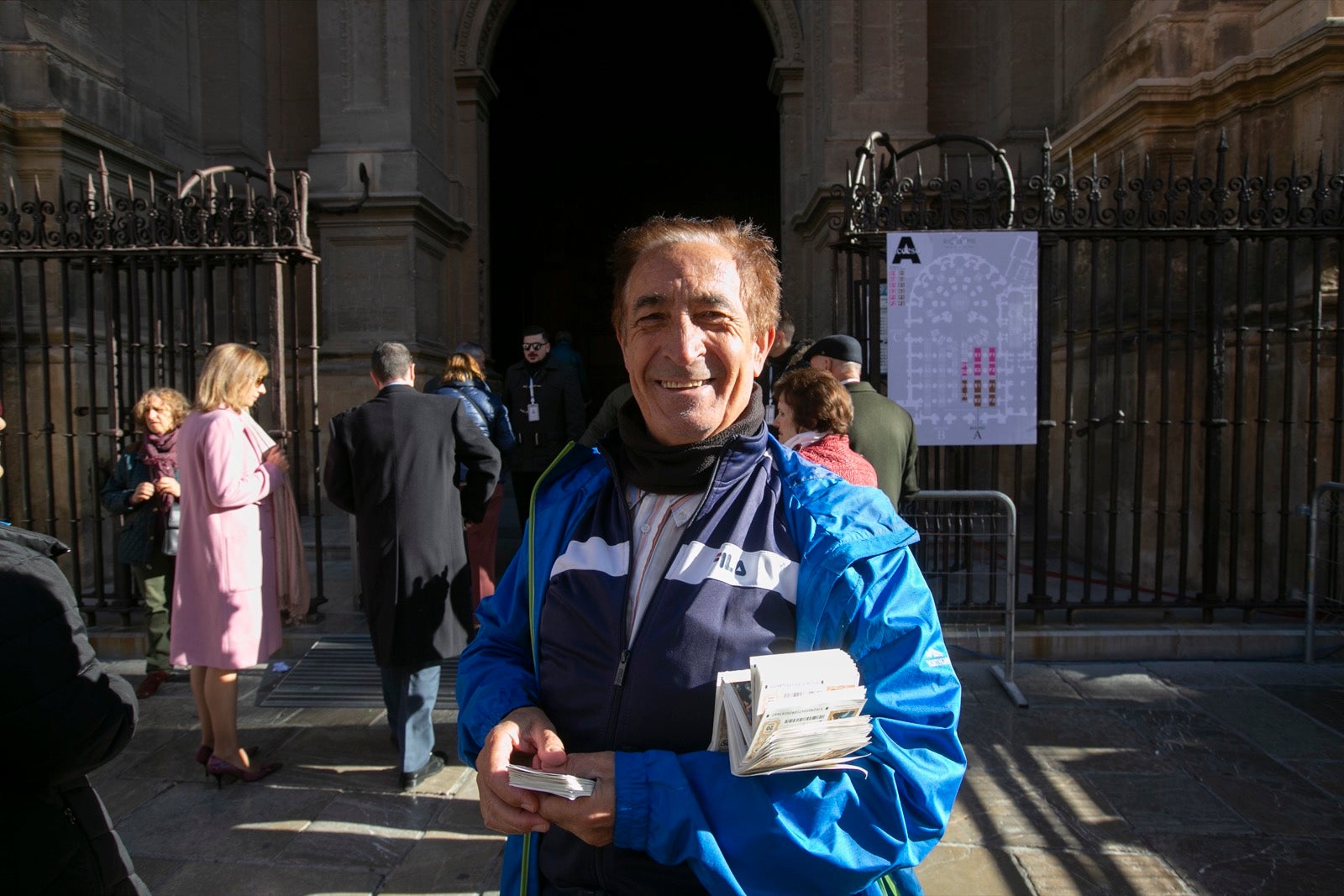 Los mejores momentos y el ambiente de lo vivido en la catedral de Granada este sábado.