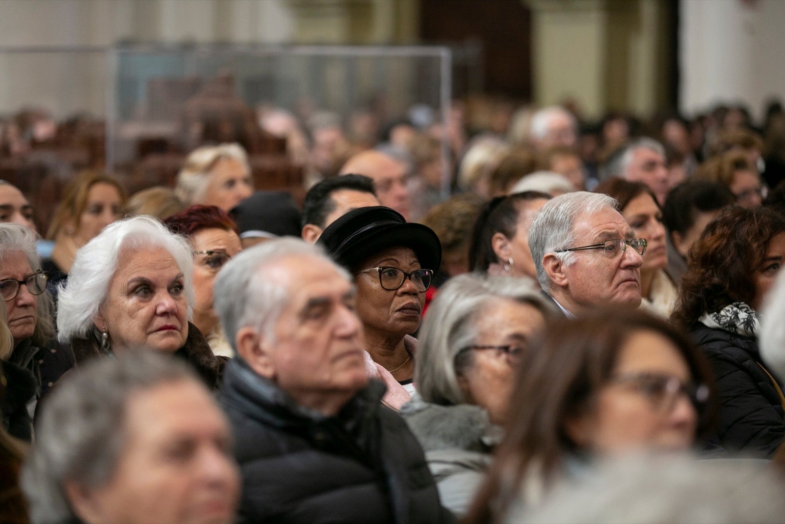 Los mejores momentos y el ambiente de lo vivido en la catedral de Granada este sábado.