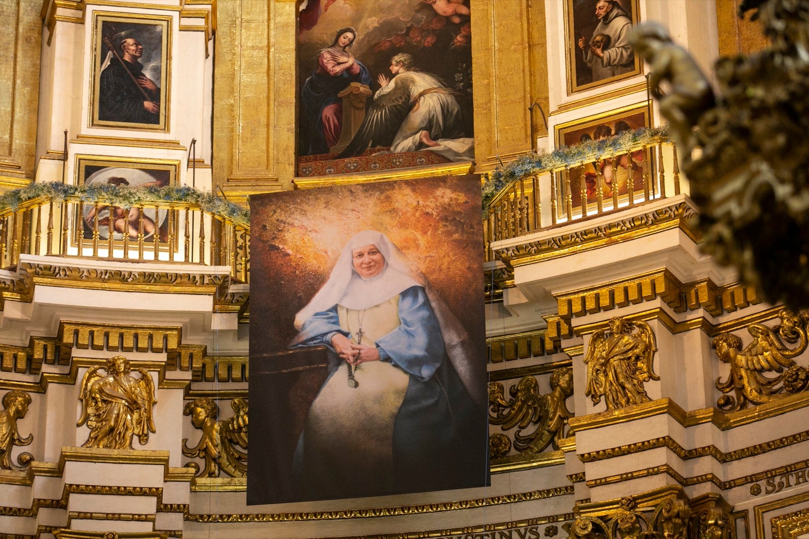 Los mejores momentos y el ambiente de lo vivido en la catedral de Granada este sábado.