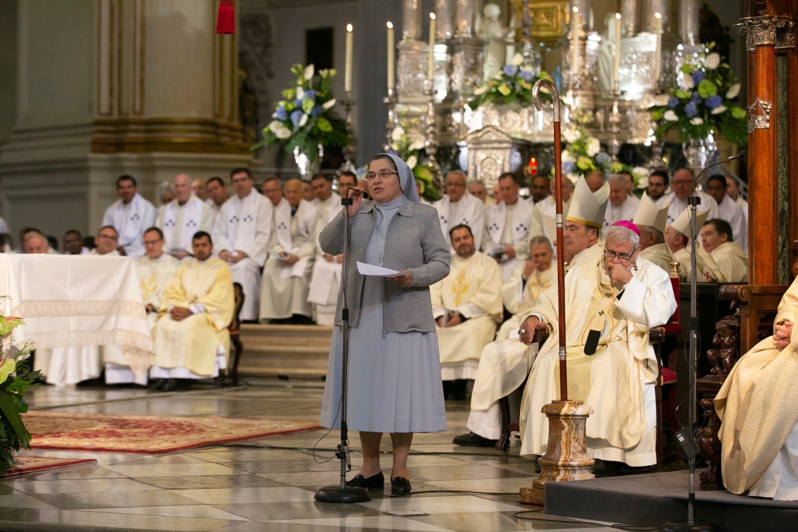 Los mejores momentos y el ambiente de lo vivido en la catedral de Granada este sábado.