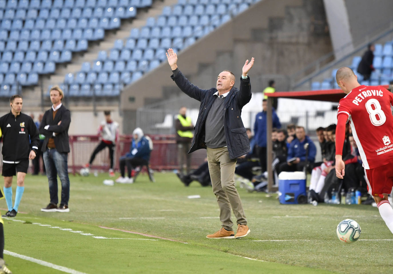 Los rojiblancos empatan con justicia ante un Real Zaragoza que manda en la segunda parte.