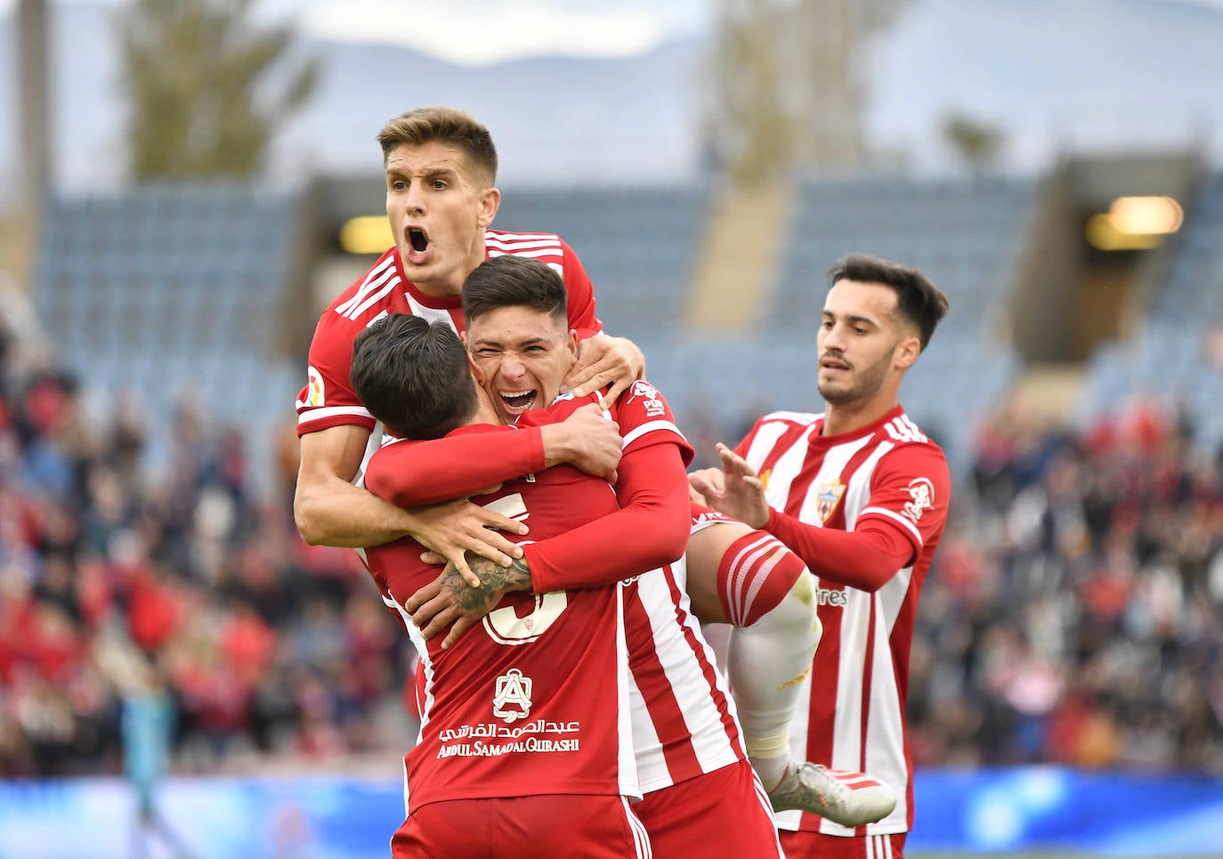 Los rojiblancos empatan con justicia ante un Real Zaragoza que manda en la segunda parte.