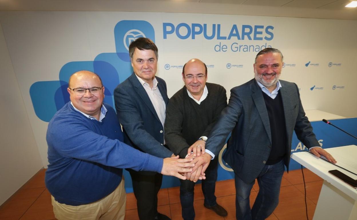 Los populares celebran el resultado en su sede