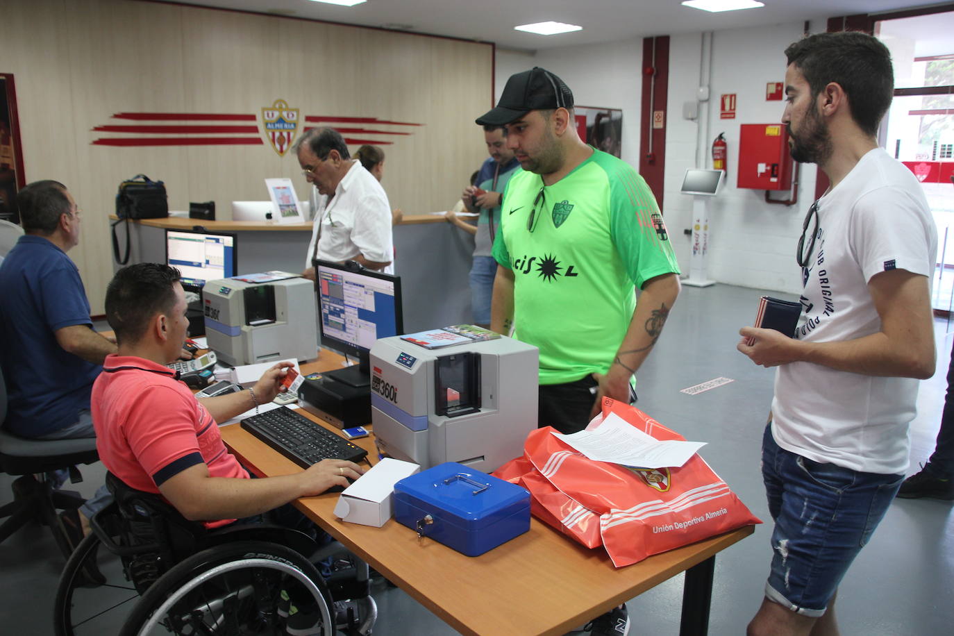 El Almería pone a la venta 390 entradas para el partido de Elche
