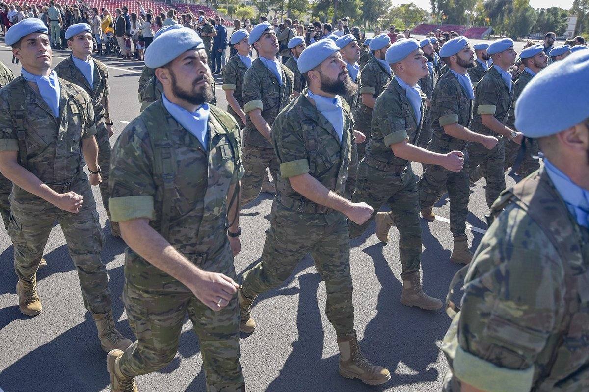 Militares españoles de UNIFIL durante la despedida en la Brileg. 