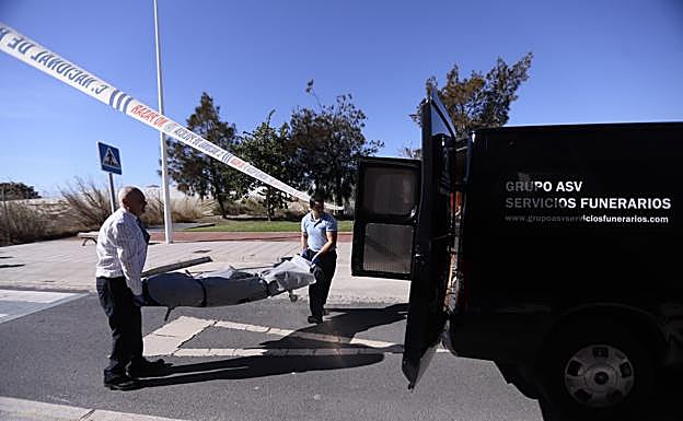 Hallan envuelto en plástico el cadáver de un promotor de pisos en Calahonda