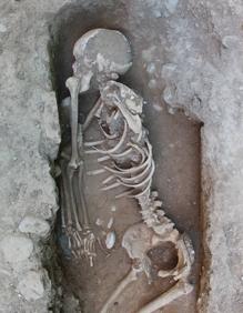 Imagen secundaria 2 - El proceso de excavación de las tumbas se desarrolló en verano y ha durado dos meses.