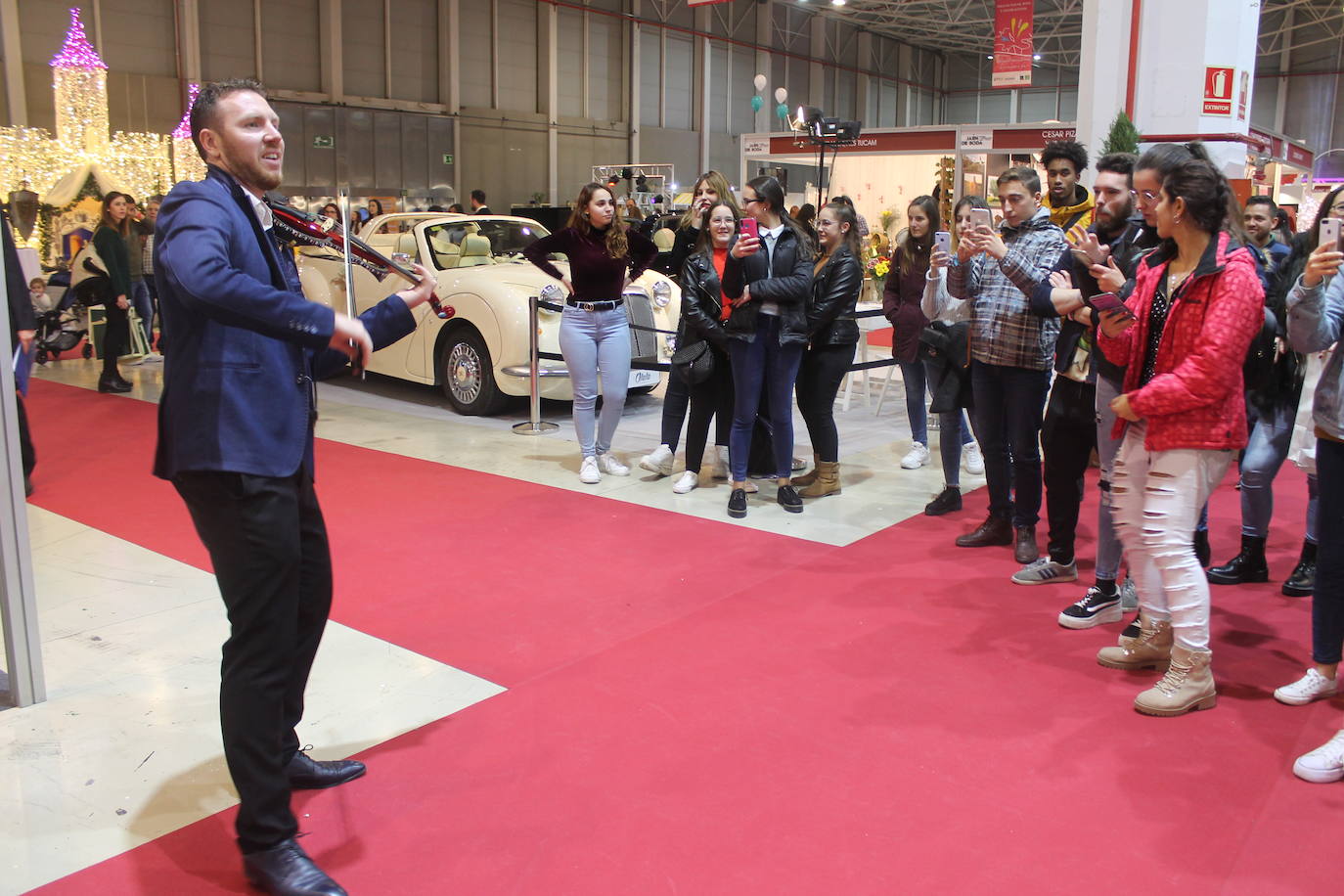 Más de 90 empresas están desde hoy hasta el domingo en Jaén de Boda para mostrar sus productos y servicios destinados a la celebración de estos eventos