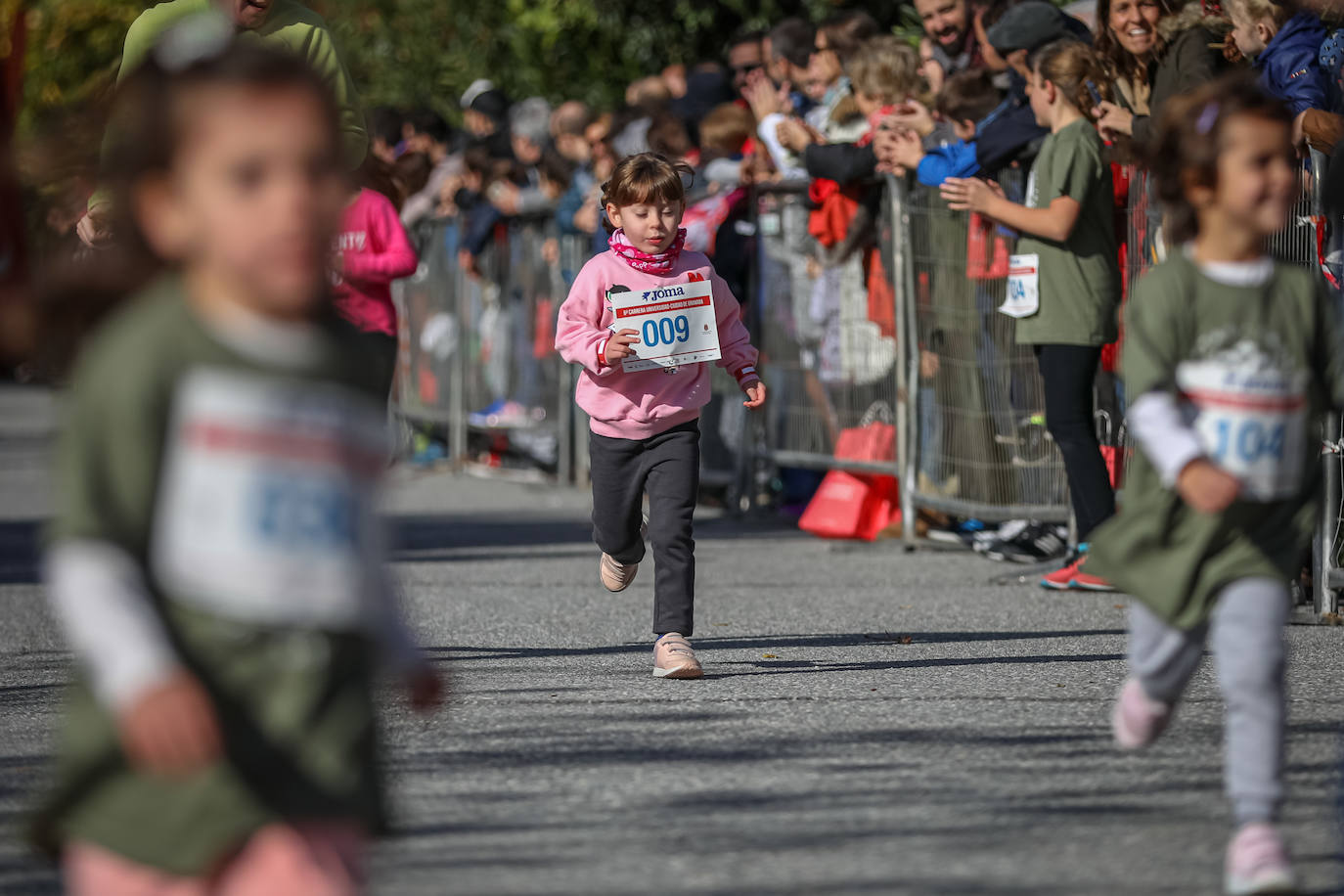 240 niños y niñas participan en la primera jornada de la sexta edición de la Carrera Universidad Ciudad de Granada