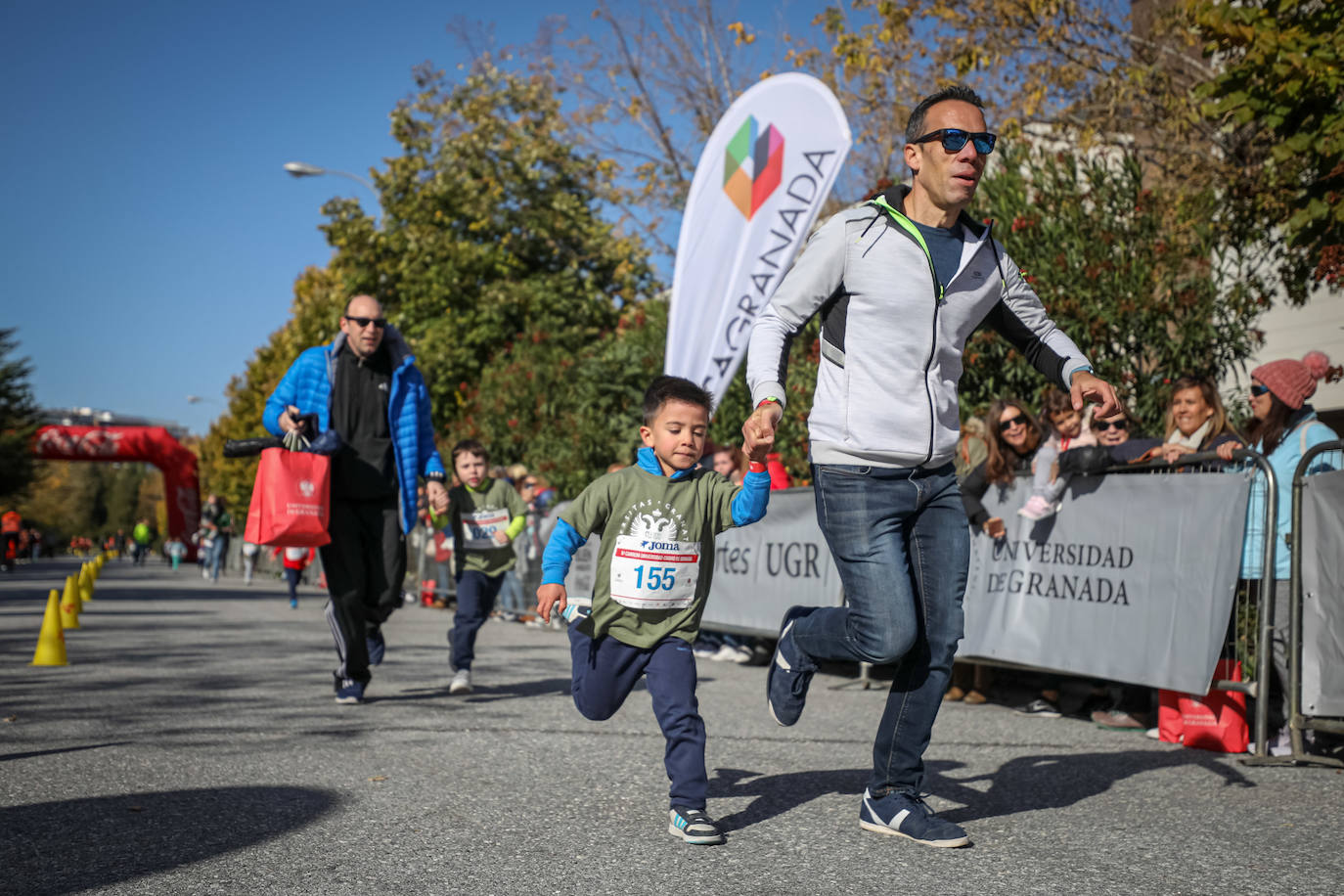 240 niños y niñas participan en la primera jornada de la sexta edición de la Carrera Universidad Ciudad de Granada