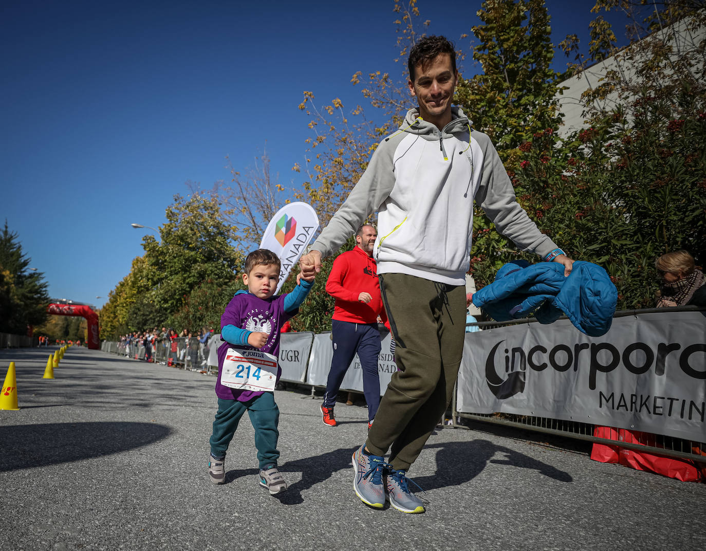 240 niños y niñas participan en la primera jornada de la sexta edición de la Carrera Universidad Ciudad de Granada