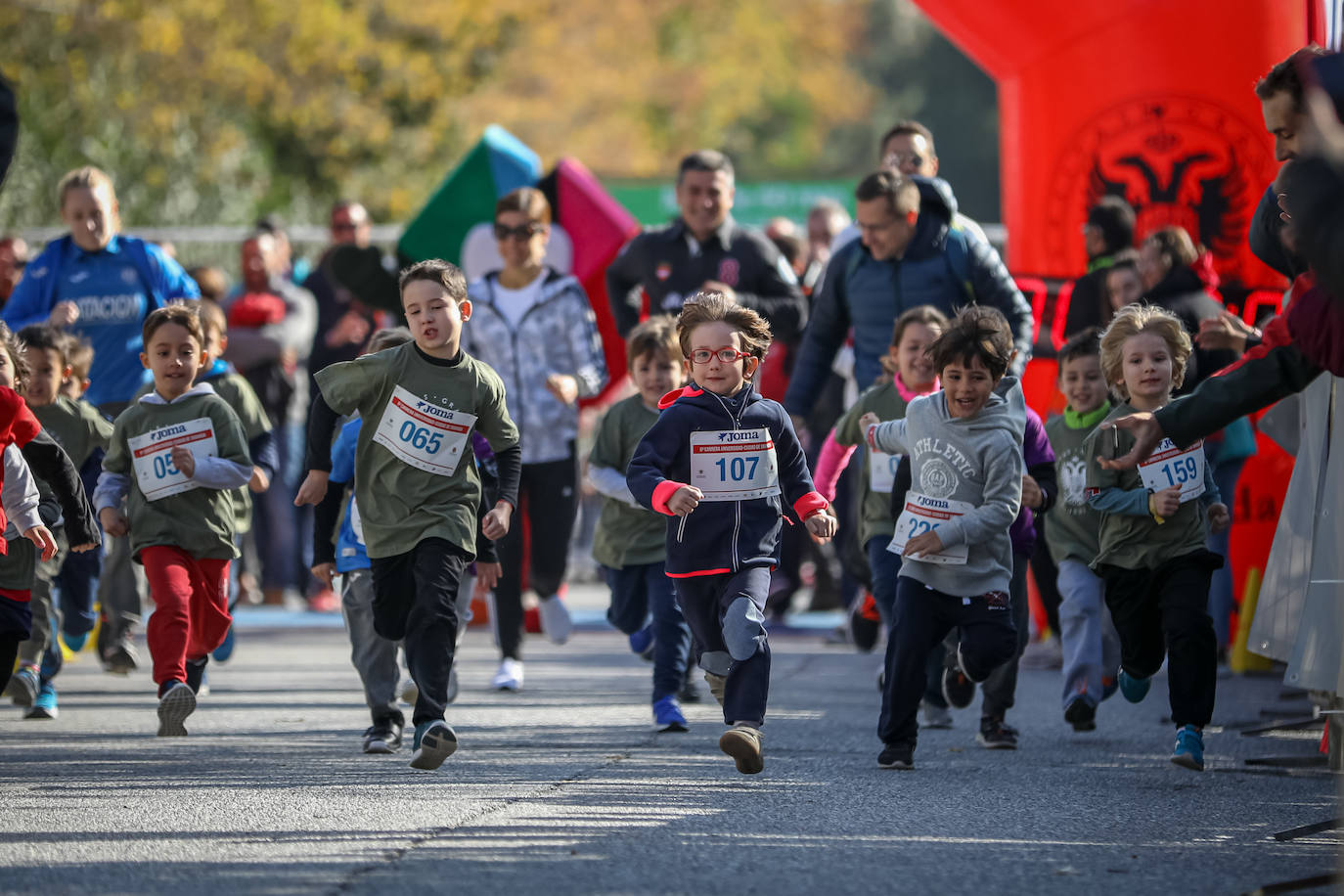 240 niños y niñas participan en la primera jornada de la sexta edición de la Carrera Universidad Ciudad de Granada