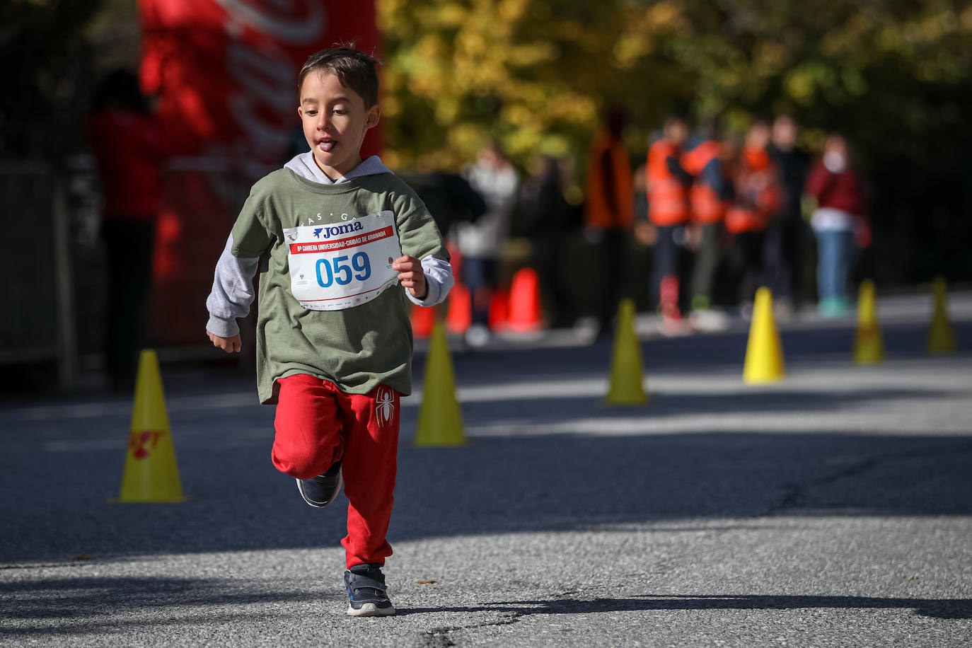 240 niños y niñas participan en la primera jornada de la sexta edición de la Carrera Universidad Ciudad de Granada