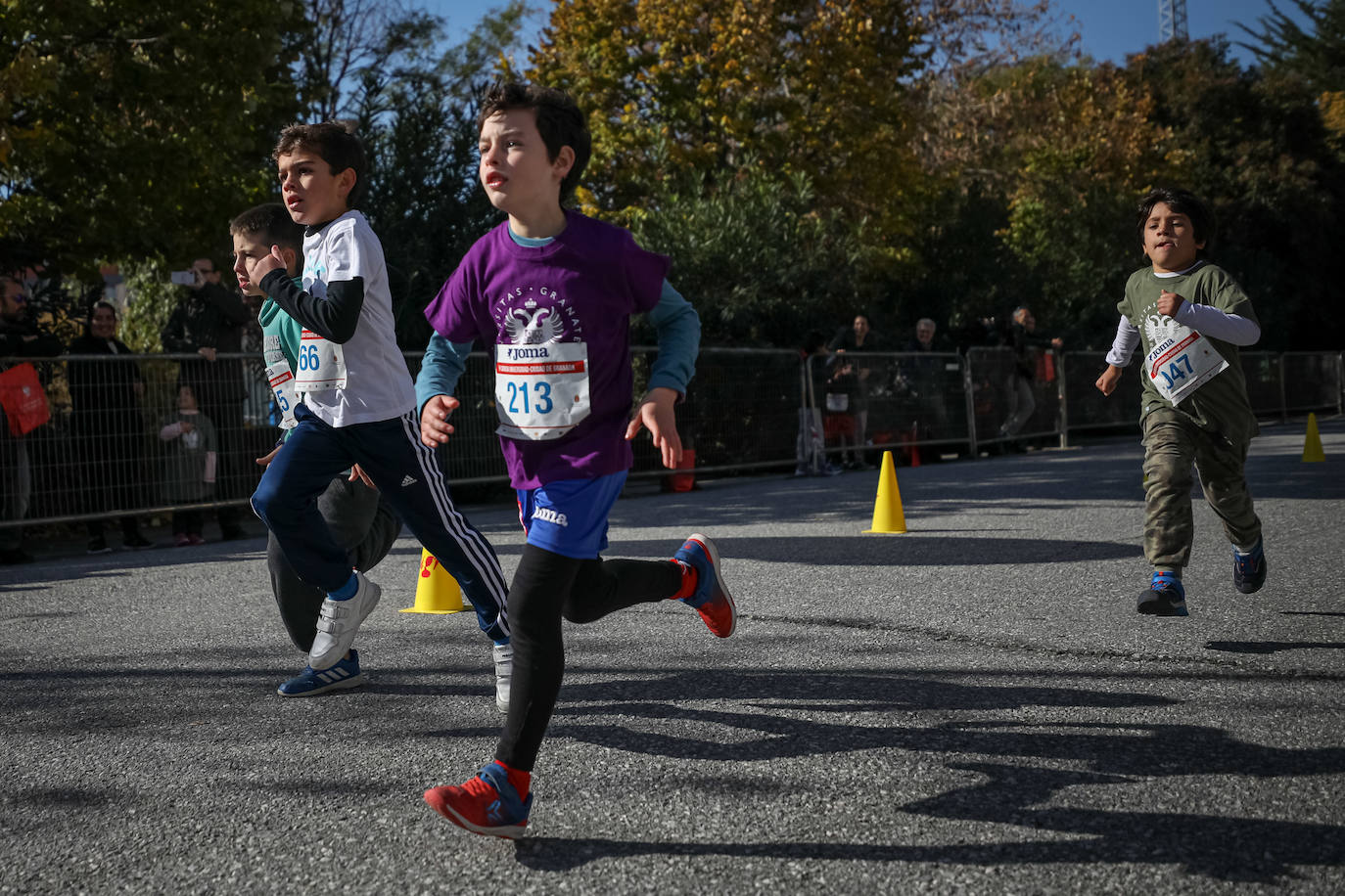 240 niños y niñas participan en la primera jornada de la sexta edición de la Carrera Universidad Ciudad de Granada