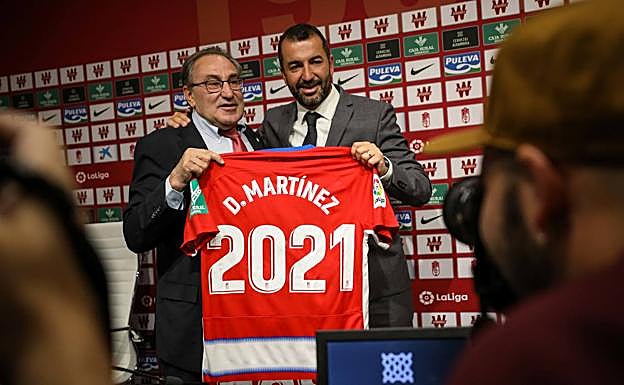 Pepe Macanás y Diego Martínez, en el acto de la oficialización de su renovación. 