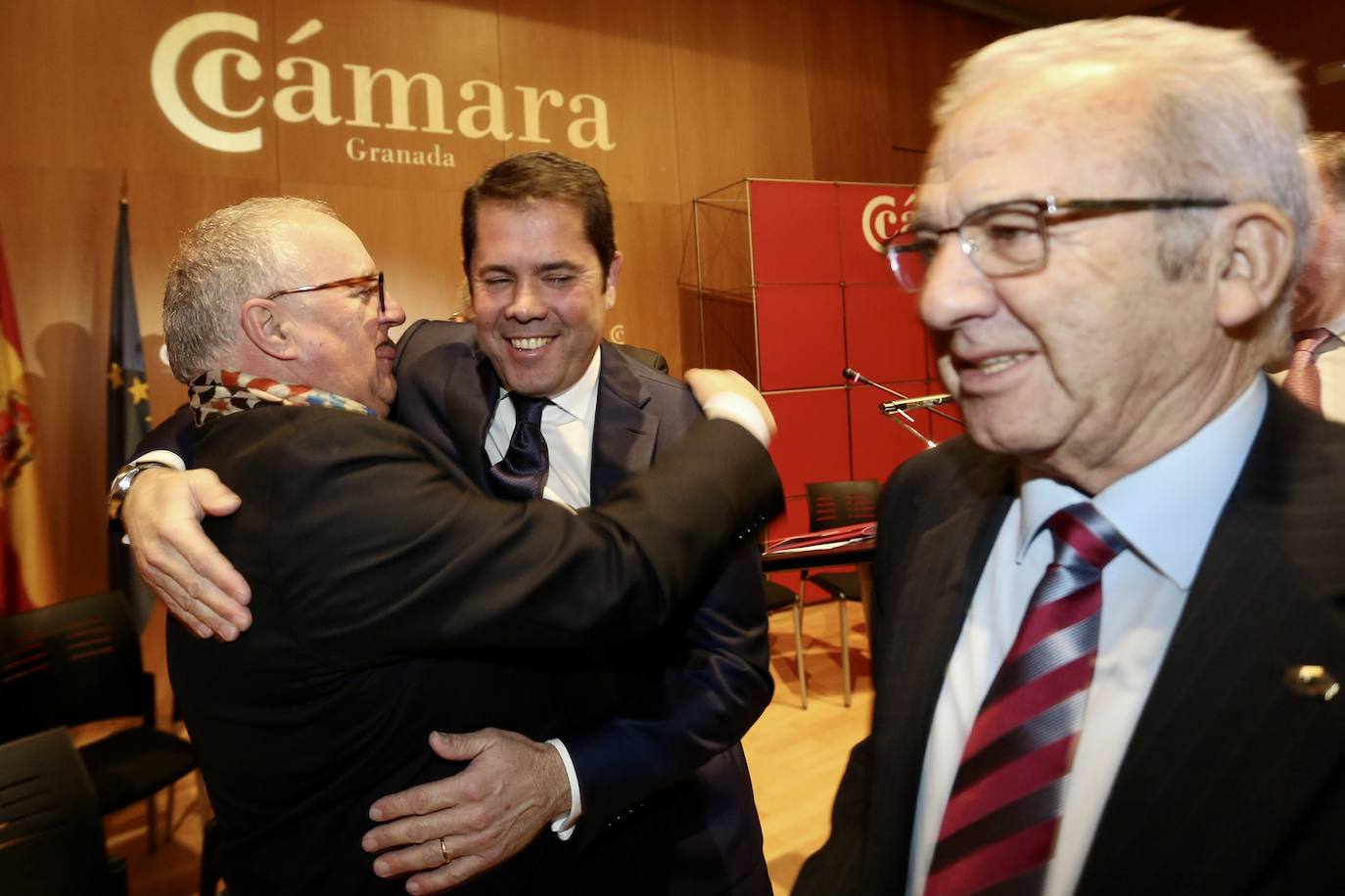 El presidente, arropado por el tejido empresarial granadino, ha reivindicado apoyo institucional para el acelerador de partículas como gran proyecto de futuro 