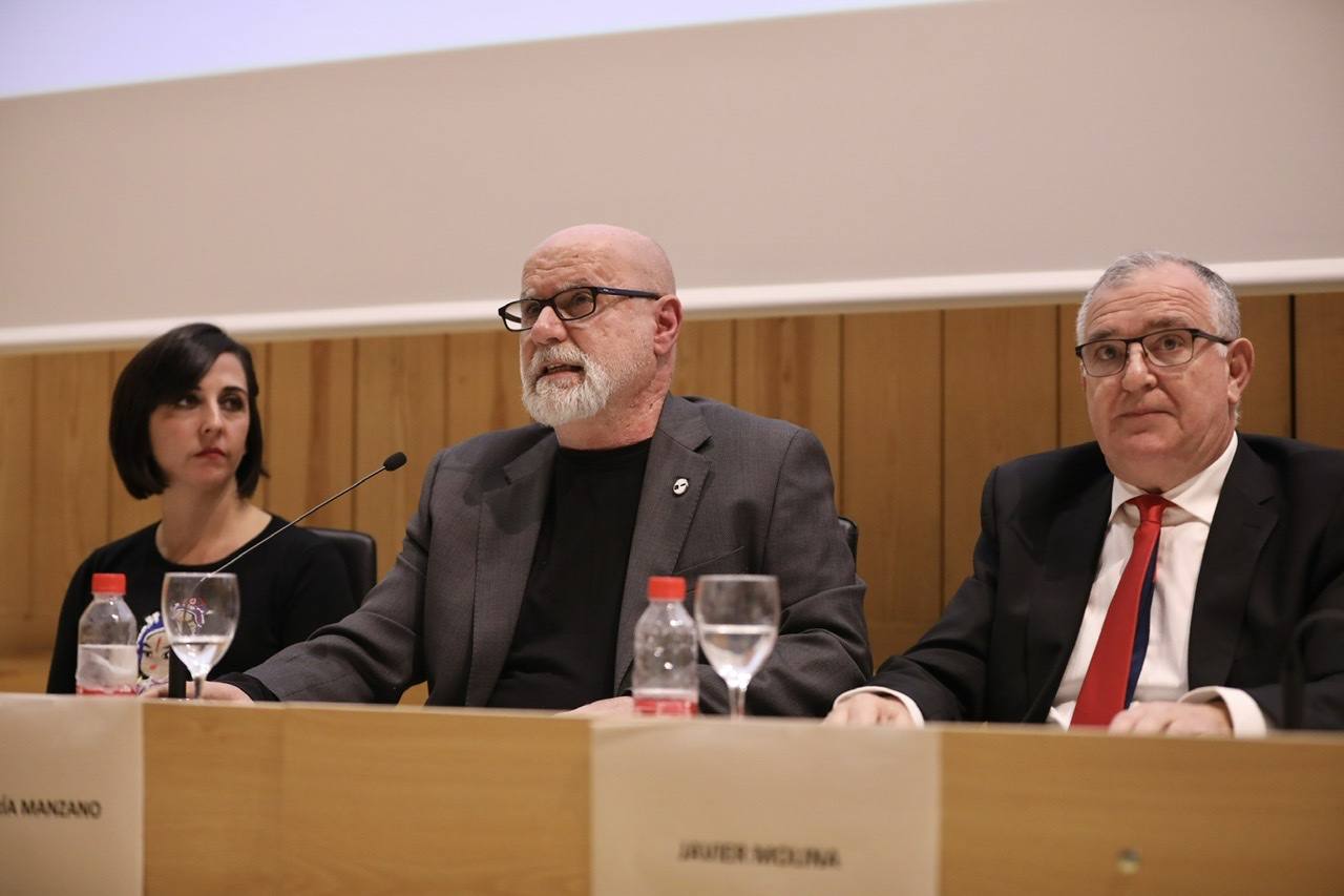 Así fue el acto en el Aula Magna de la Escuela de Arquitectura de la UGR 