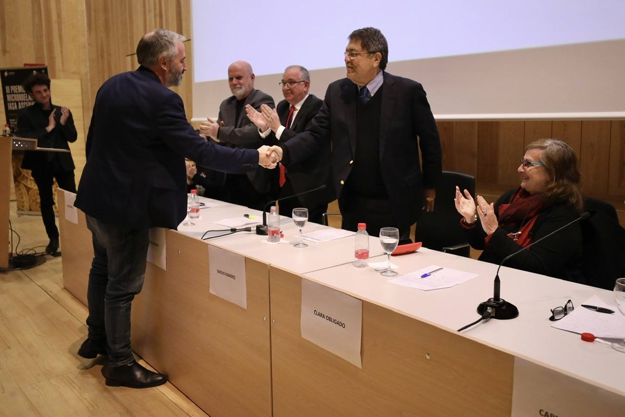 Así fue el acto en el Aula Magna de la Escuela de Arquitectura de la UGR 