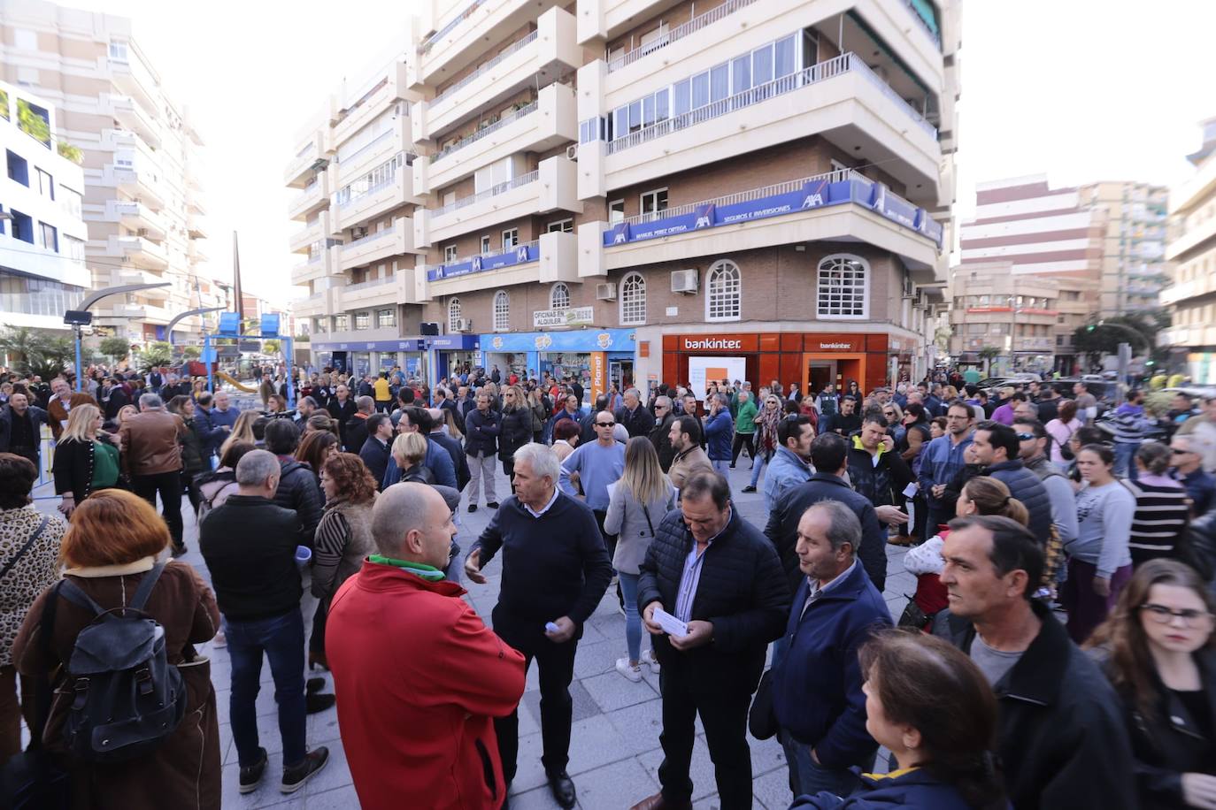 Miles de personas se han citado hoy en Motril para protestar por la situación del campo y pedir soluciones