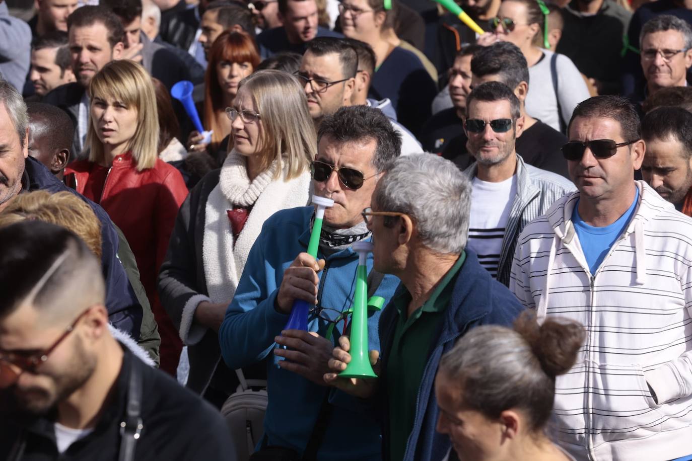 Miles de personas se han citado hoy en Motril para protestar por la situación del campo y pedir soluciones