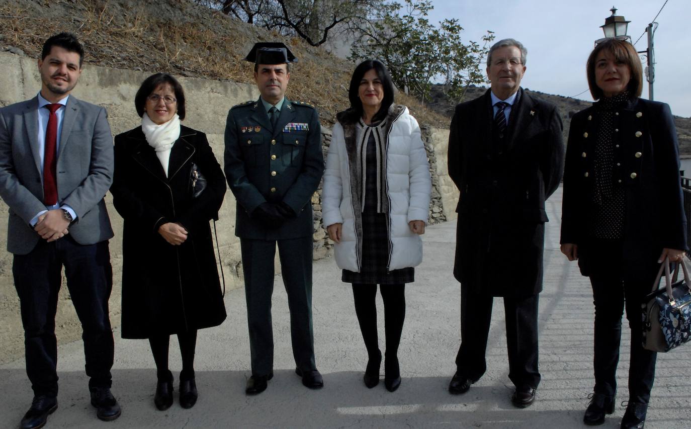 Fotos: Así ha sido el homenaje a los dos guardias civiles asesinados en Granada hace un siglo